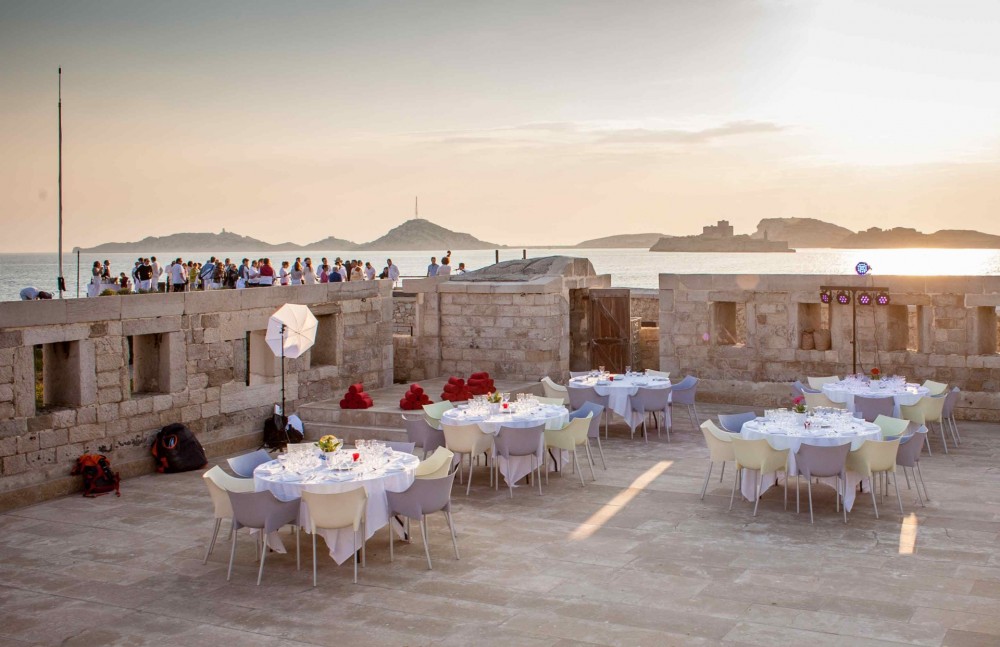 Unusual evening in an atypical place and steeped in history, on a small island in the bay of Marseille