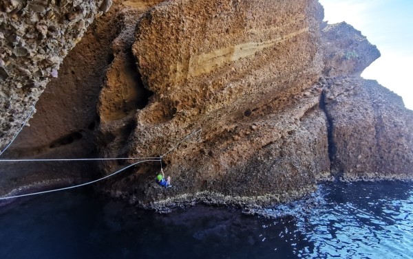 Tyrolienne dans la calanque du Mugel à La Ciotat