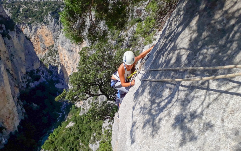 A sensational adventure trek on the cliffs of the Verdon Gorges canyon