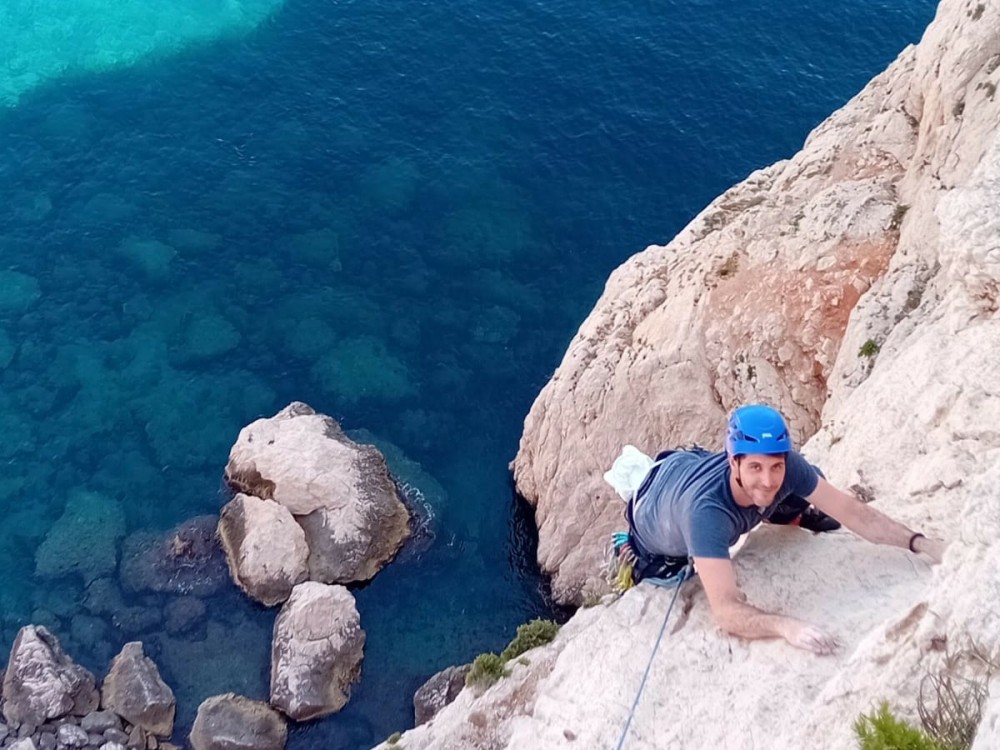 Sortie escalade en grande voie avec un guide dans les Calanques de Marseille, Cassis et la Ciotat