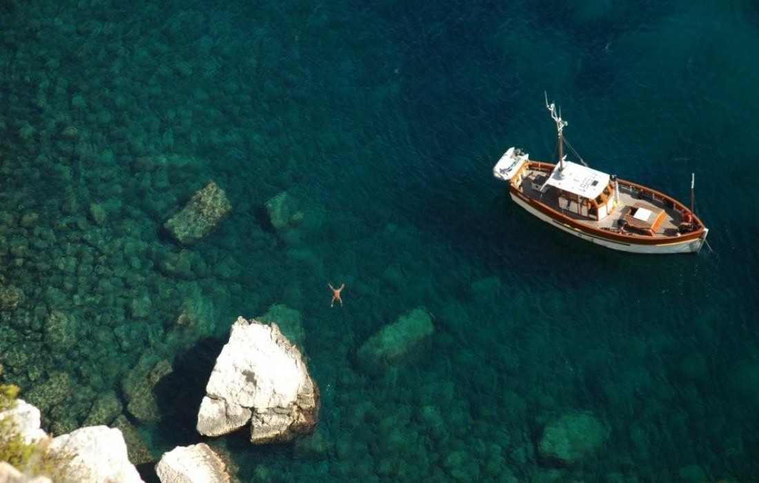 Location d'un bateau, baignade et visite des îles et plages du Frioul