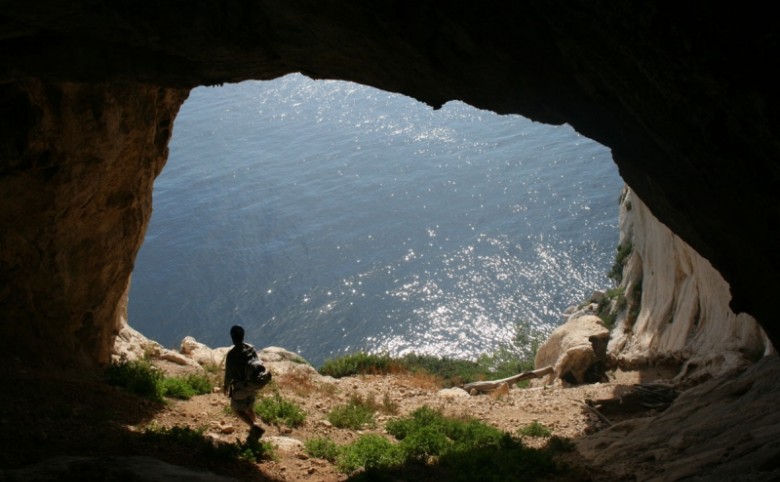 Unusual hike in En Vau the most beautiful calanque of Marseille