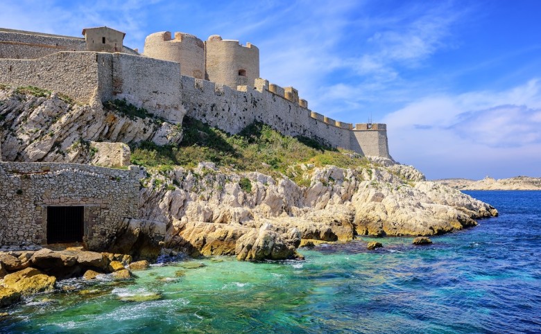 visite de l'ile du chateau d'if en bateau privatisé et baignade calanques