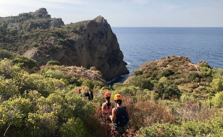 Access to the calanque of Mugel for a via cordata