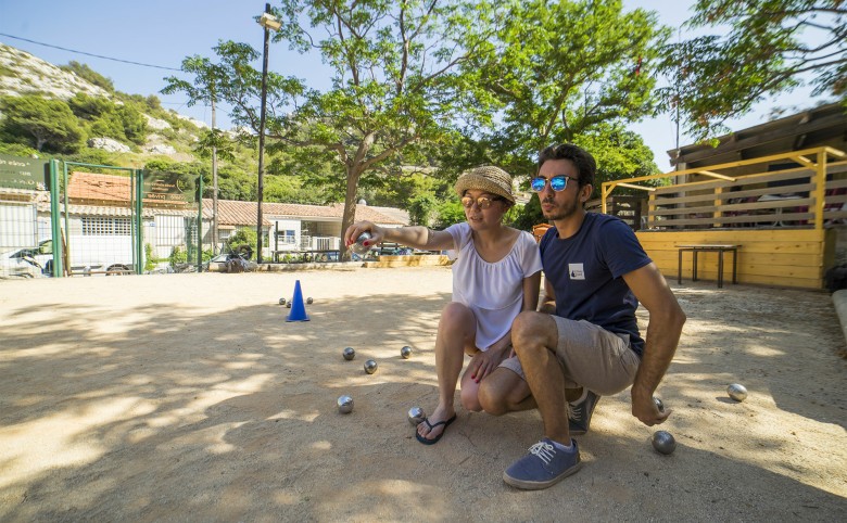 jouer à la pétanque à marseille avec les locaux