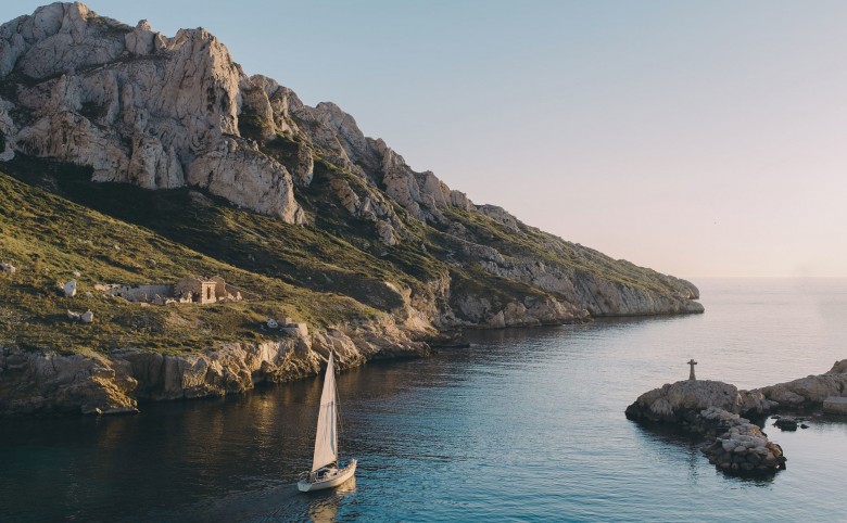 Sailing back from calanques