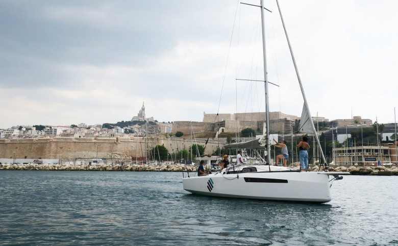 Voilier départ du Vieux-Port de Marseille