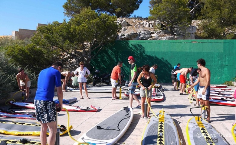 Faire du Stand Up paddle sur la plage du Prado