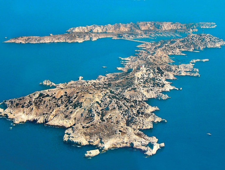 Marseille sea trip: a unique experience between Frioul, swimming and discoveries