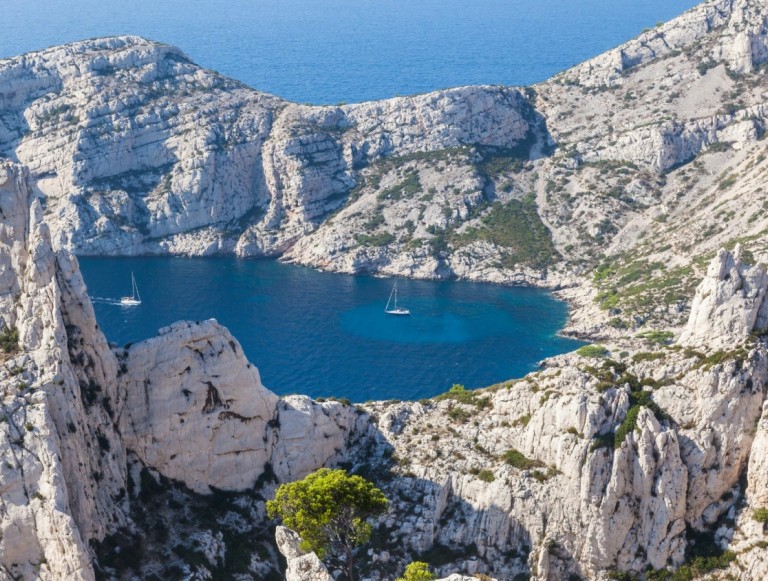 No, the Calanques national park is not closed this summer!