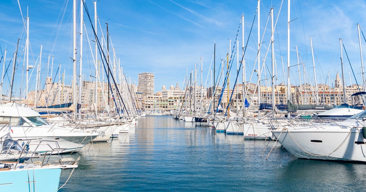 sortie en bateau ou voilier pour naviguer dans le parc des